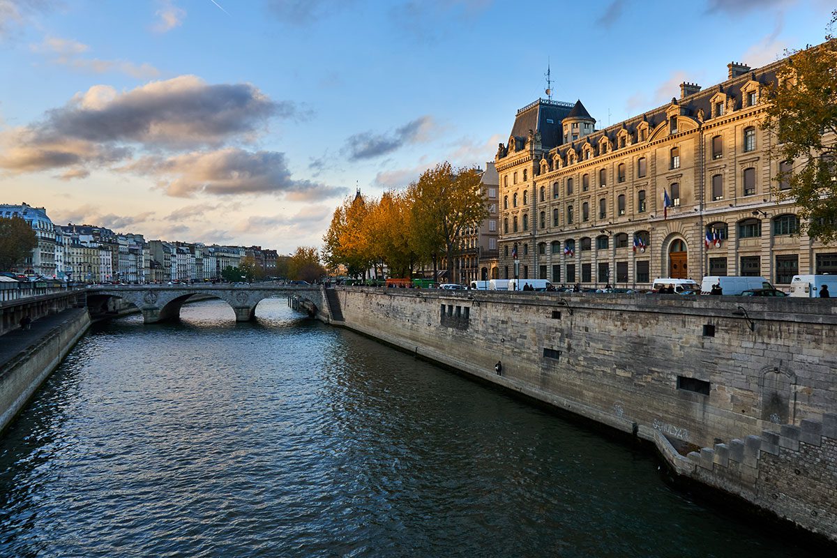 Soleil couchant sur l'ile de la cite