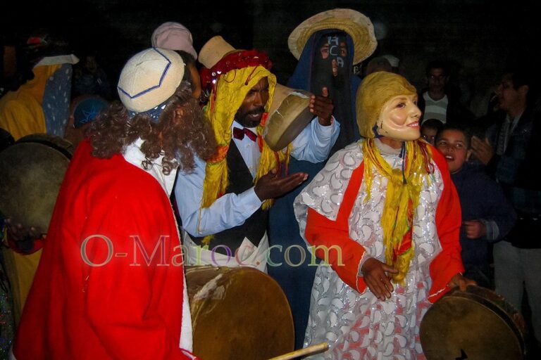 Masques et chants et danses pour Achoura