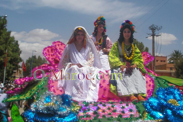 Le char de Miss Roses et de ses dauphines