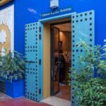 Entrée de la boutique et de la librairie