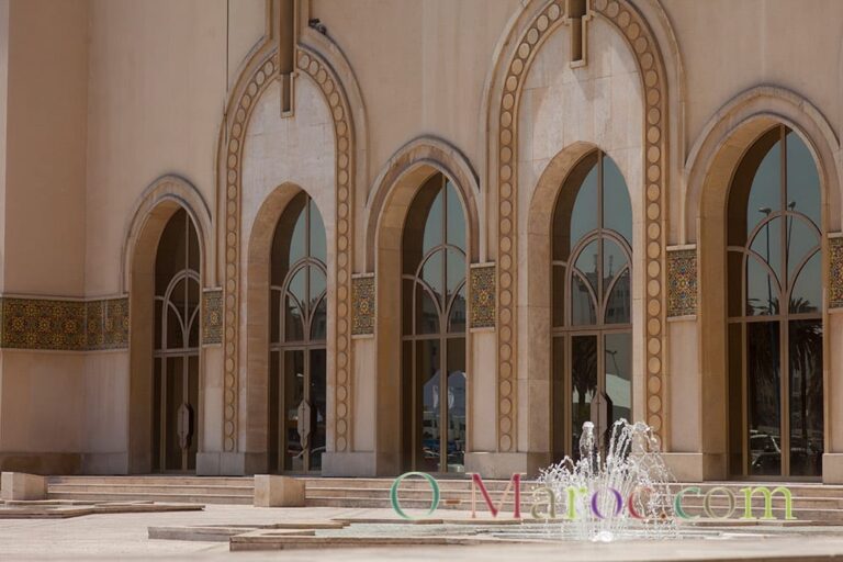 L'entrée de l'Académie des Arts Traditionnels, derrière la mosquée Hassan II