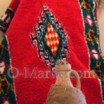 Tapis de Tazzarine et jarre terre en cuite