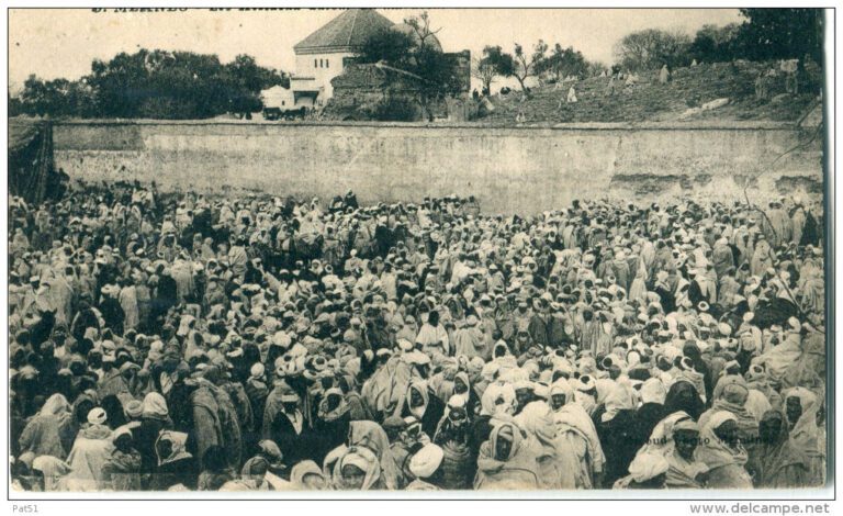 Aissaouas autour du Marabout de Sidi Aissa à Meknès