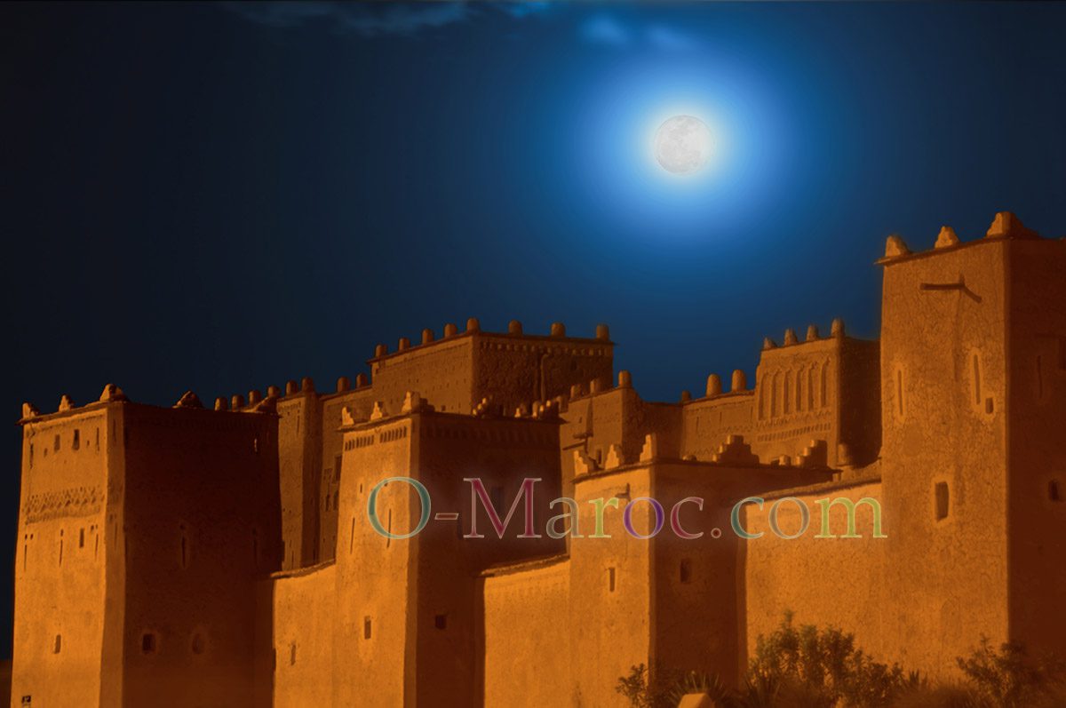 Pleine lune au dessus de la kasbah de Taourirt