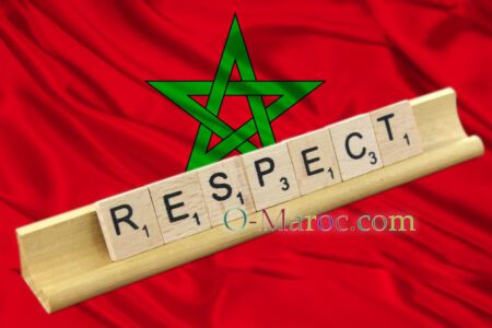 Le mot respect sur fond de drapeau marocain