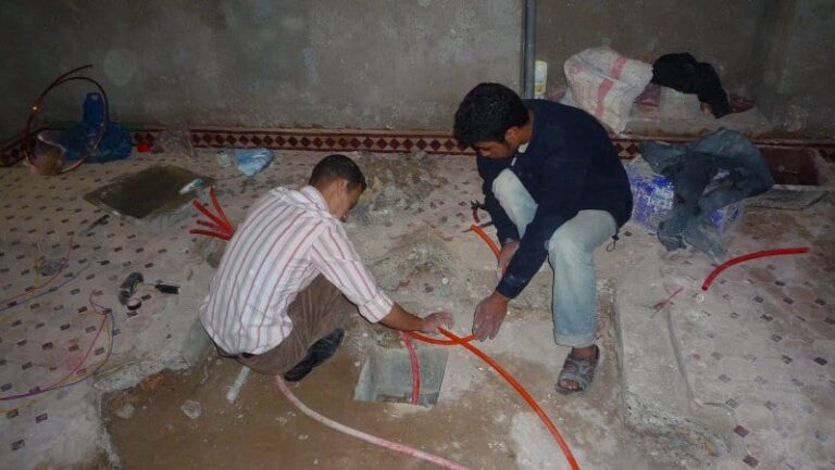 Plombier et électricien marocains