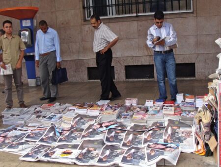 Vendeurs de journaux au Maroc